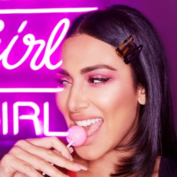 Huda Beauty Matte & Metal Melted Liquid Eyeshadow in Silk Bomber/Bubbleg… - Picture 4 of 5